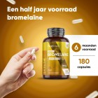 Afbeelding met de kenmerken van de bromelaïne capsules potjes 